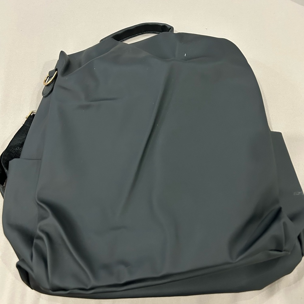 💥PRICE⬇️ Black Vinyl Backpack • Medium • - Picture 1 of 10